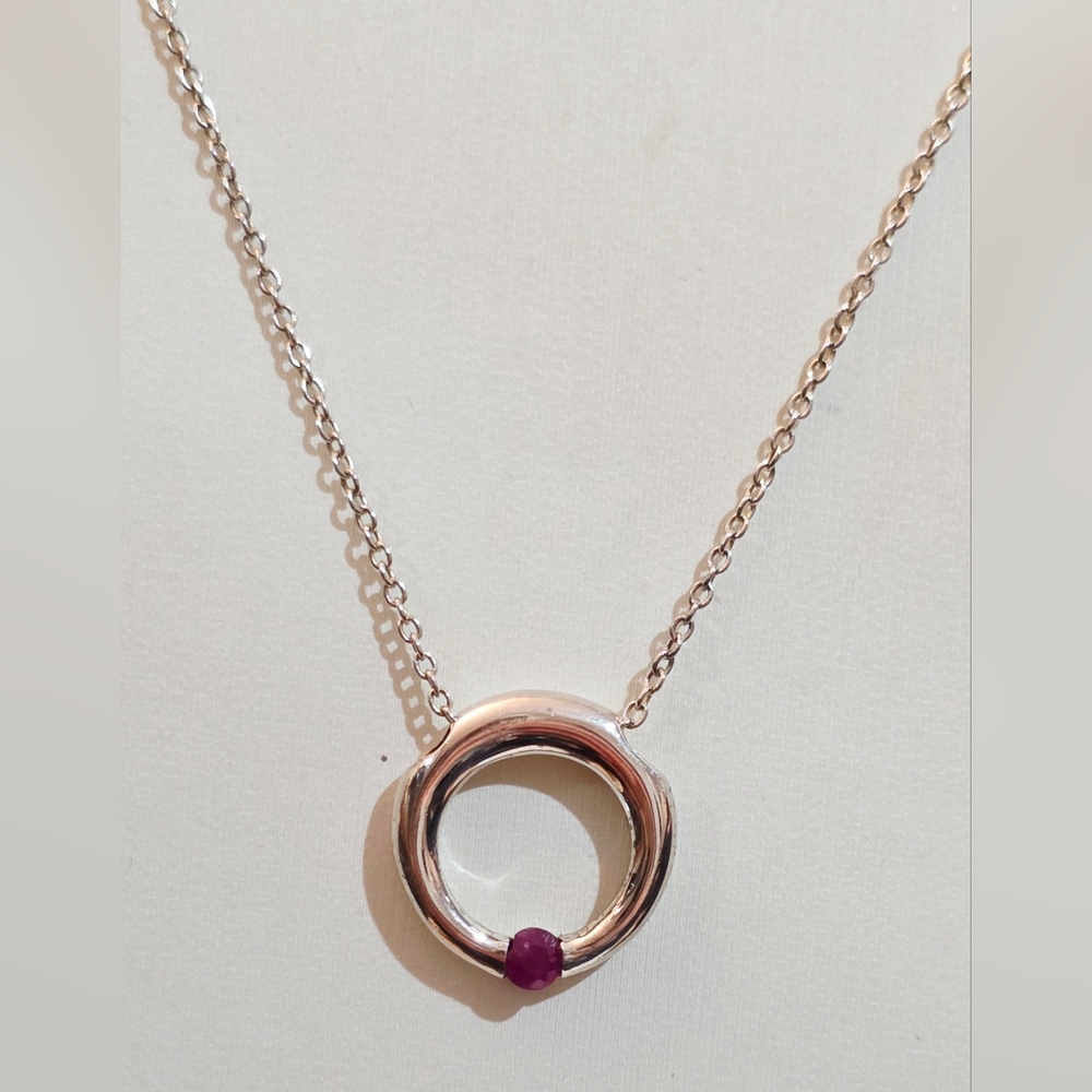 Elegant Silver Necklace with Purple Accent